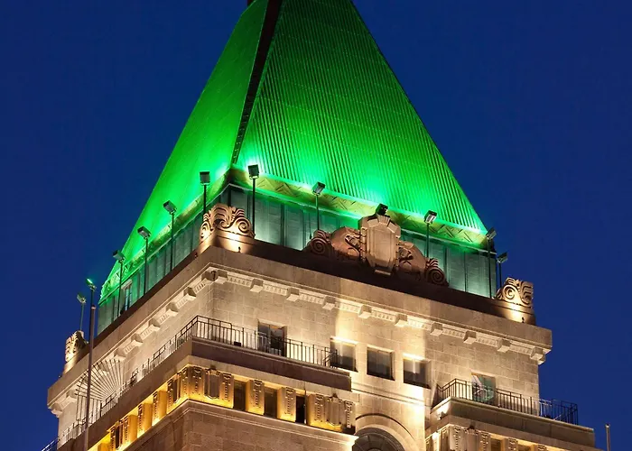 Fairmont Peace Hotel On The Bund